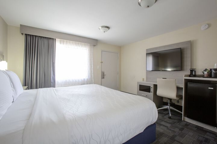 Room 53 of 75