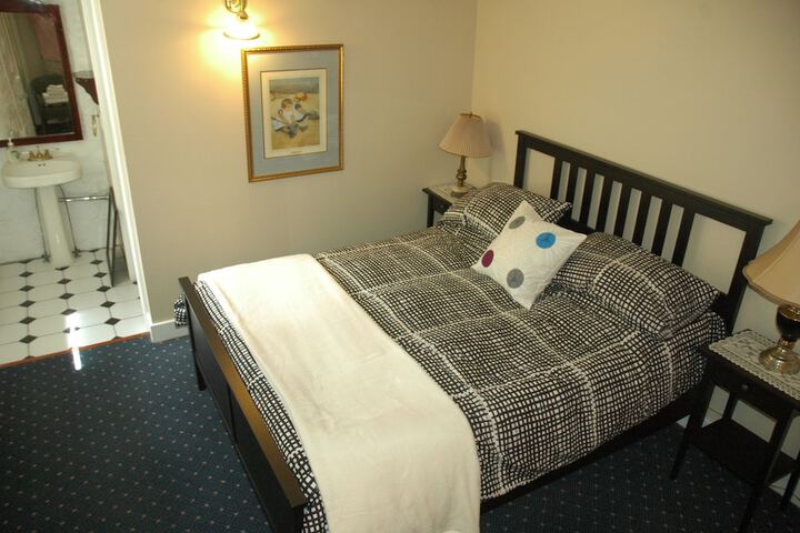 Room 43 of 73