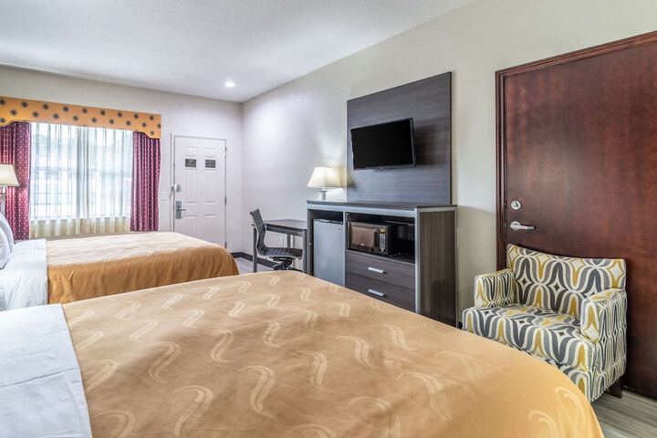 Room 32 of 37