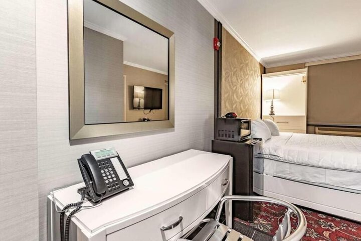 Room 17 of 24