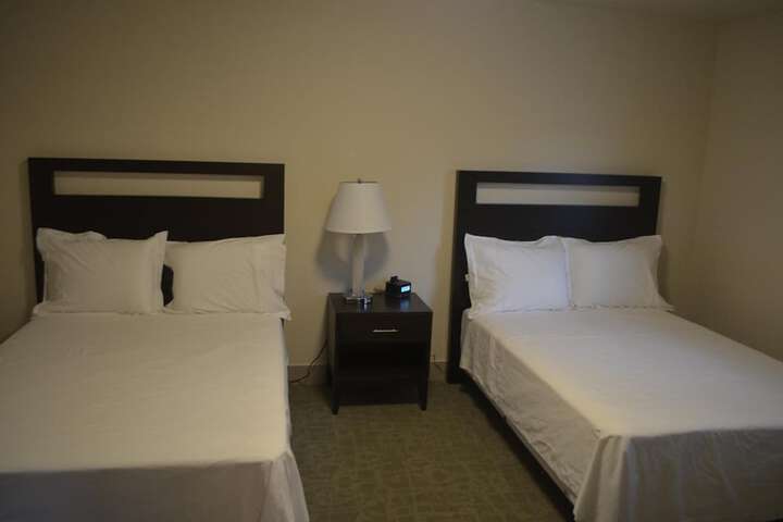 Room 25 of 40