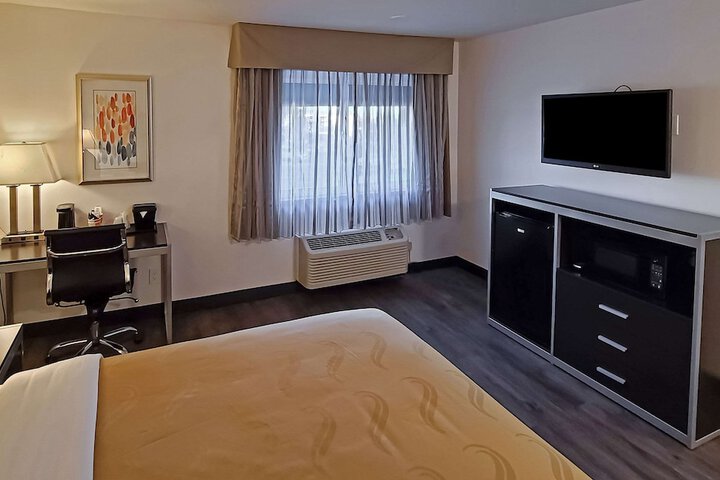 Room 35 of 64