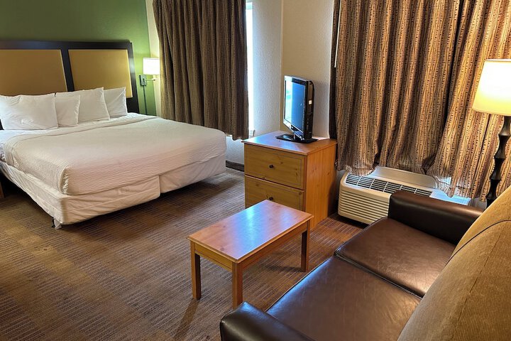 Room 25 of 26