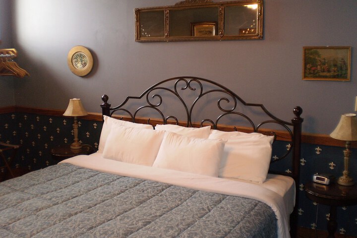 Room 33 of 88