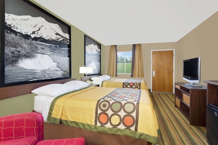 Room 8 of 15
