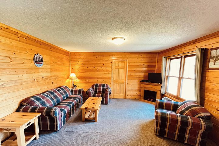 Horseshoe Bay Lodge