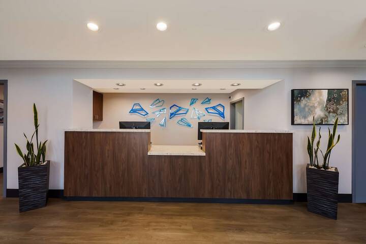 Hotel Interior 8 of 30