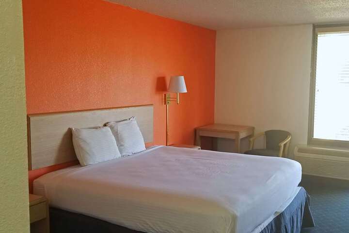 Room 8 of 13