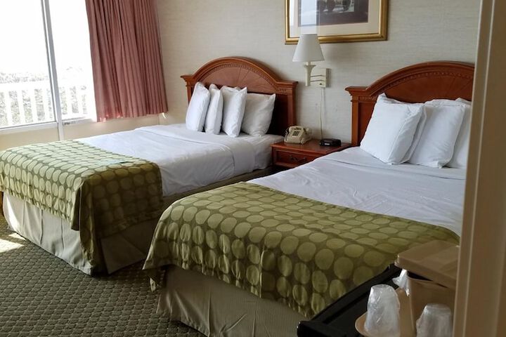 Room 12 of 32