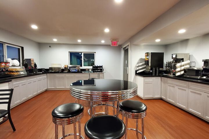 Breakfast/Coffee Service 37 of 39