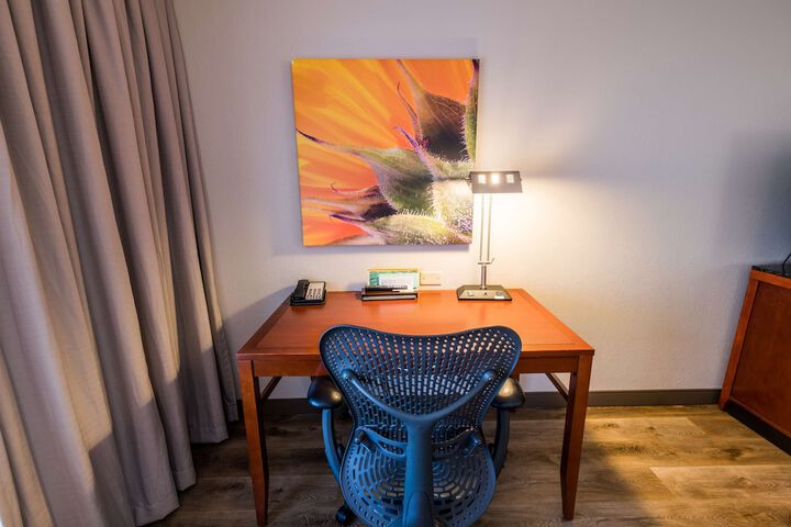 Room 33 of 85
