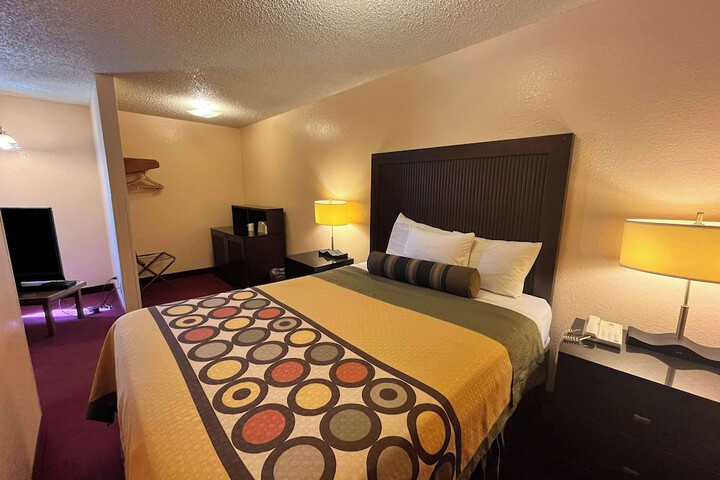 Room 26 of 32