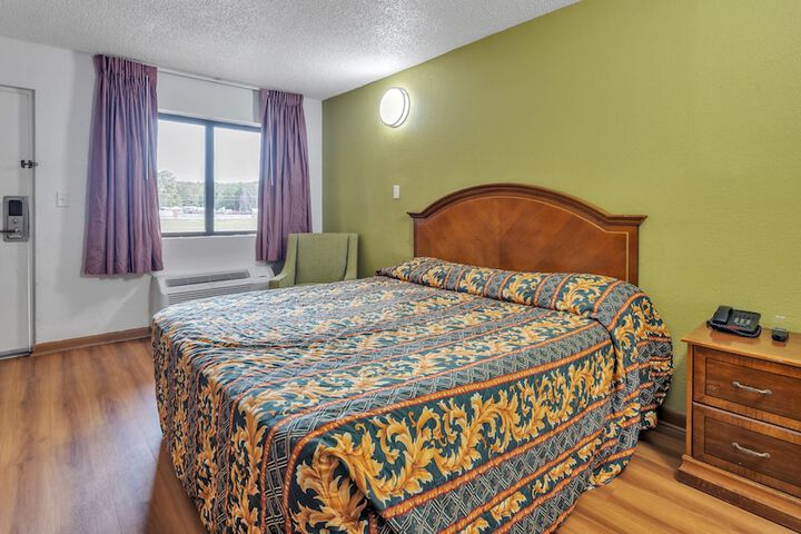Room 22 of 34