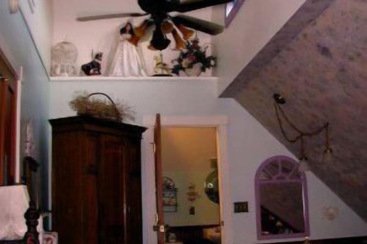 Room 45 of 91