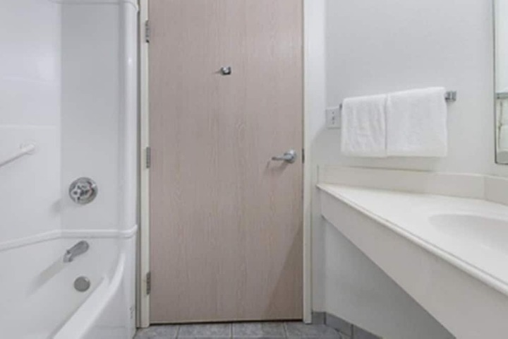 Room 28 of 41
