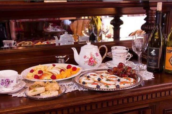 Gingerbread Mansion Inn