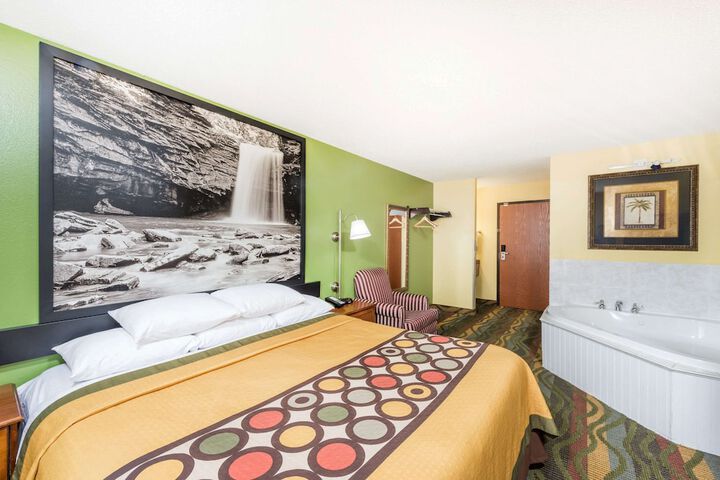 Room 5 of 17