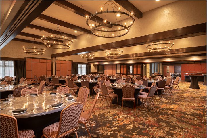 Ballroom/Hall 34 of 38