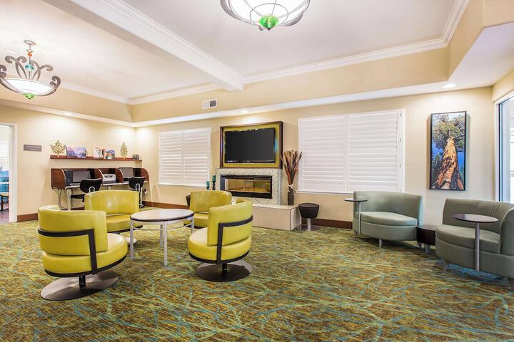 Comfort Suites Fresno River Park