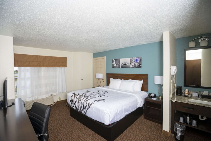 Room 21 of 34