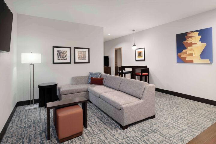Room 17 of 40