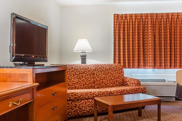 Room 10 of 23
