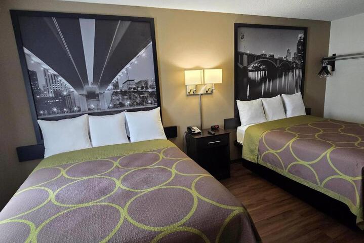 Super 8 by Wyndham Rogers Minnesota