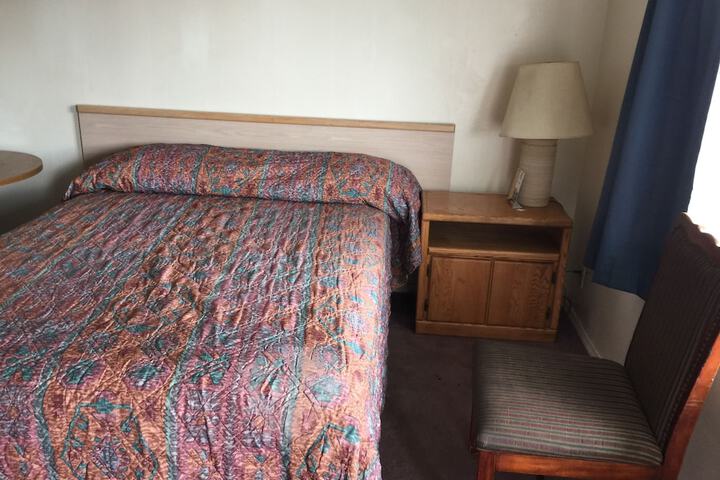 Room 3 of 16