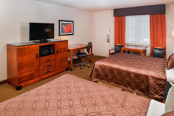 Room 8 of 13