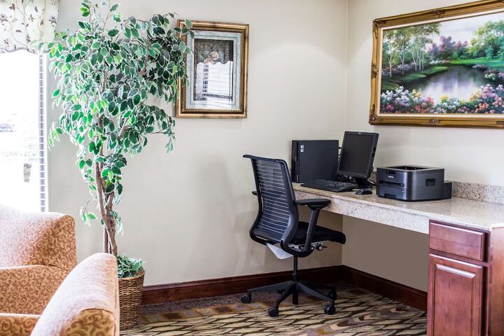 Business Center 26 of 26