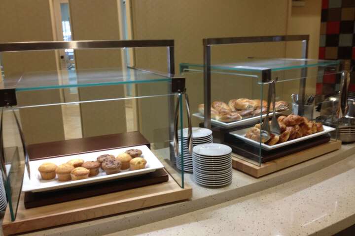Embassy Suites Newark Airport