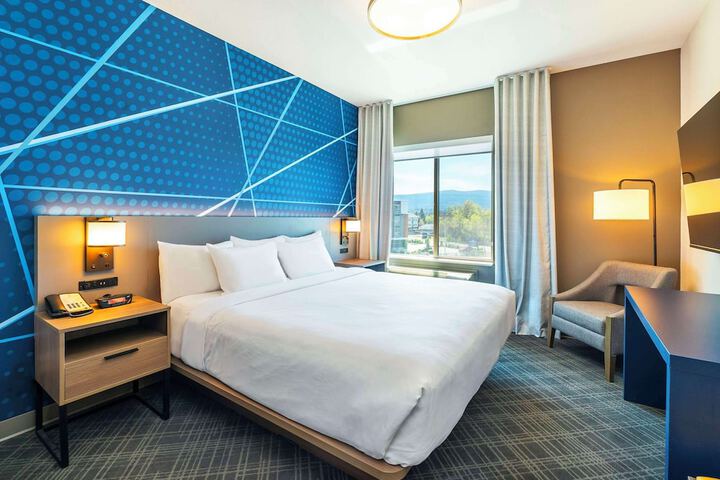 Room 48 of 73