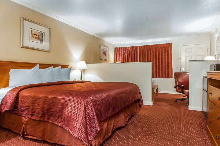 Room 26 of 47