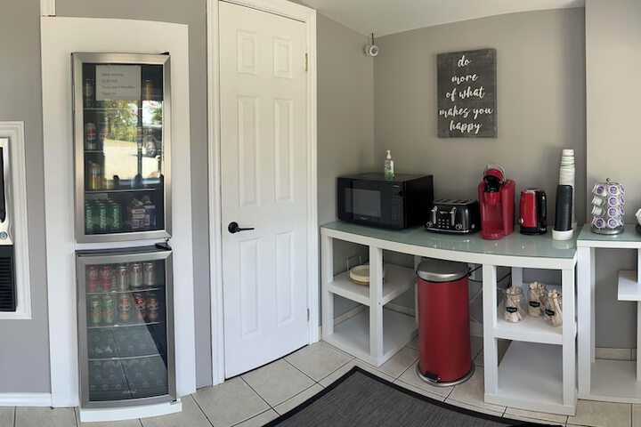 Room 27 of 41