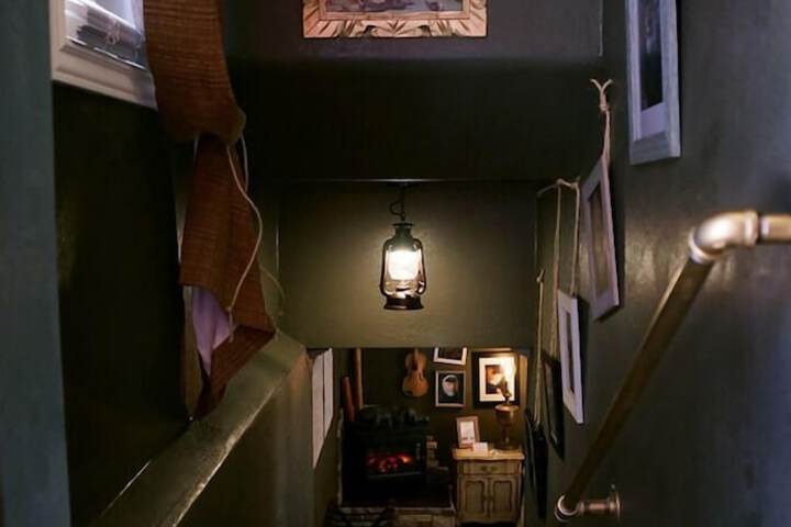 Room 8 of 48