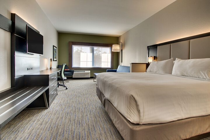 Holiday Inn Express & Suites Summerville by IHG