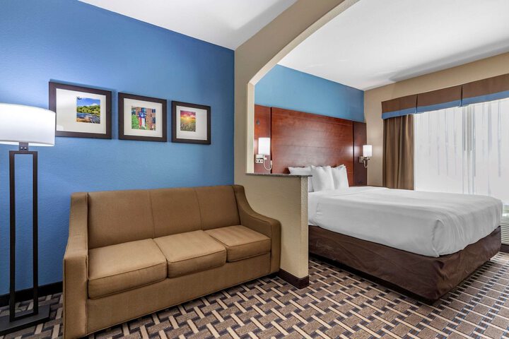 Room 32 of 44