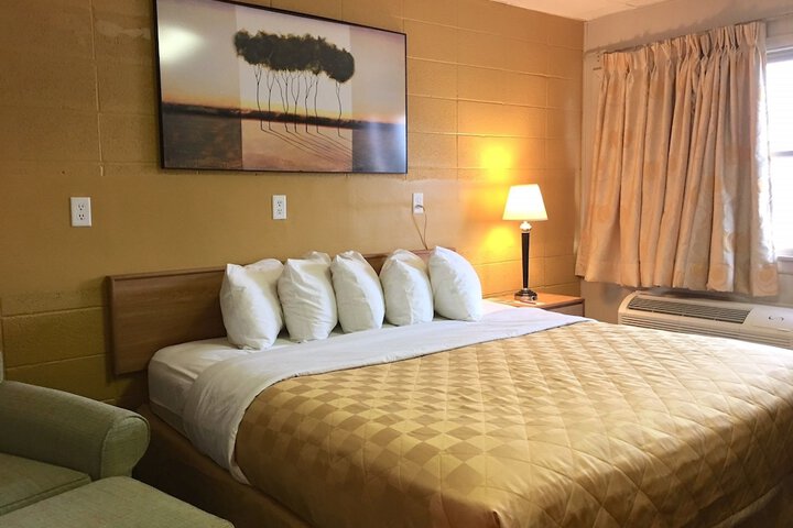 Room 11 of 12
