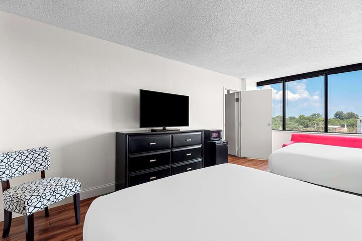 Room 17 of 26