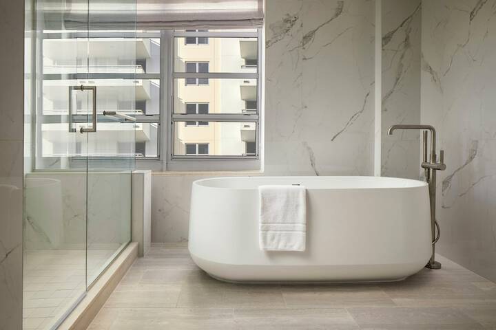 Loews Miami Beach Hotel – South Beach