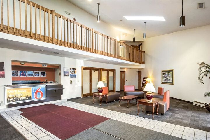 Motel 6 Saukville WI