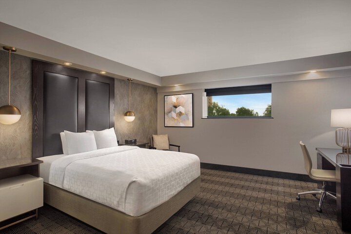 Hotel Duval Autograph Collection