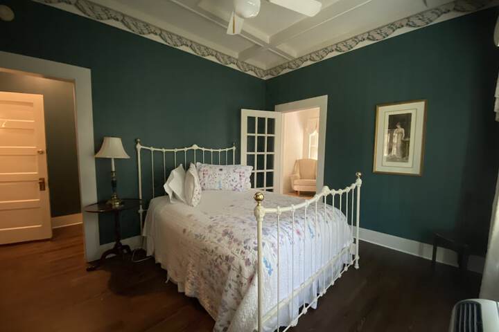 Room 15 of 44