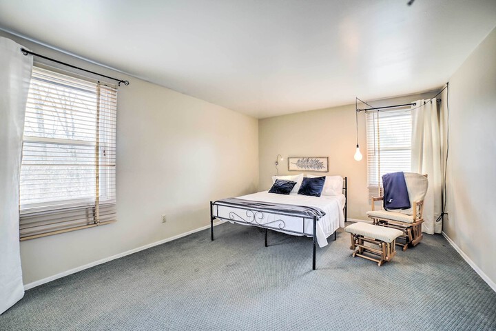 Charming Vacation Rental: 15 Mi to Pittsburgh