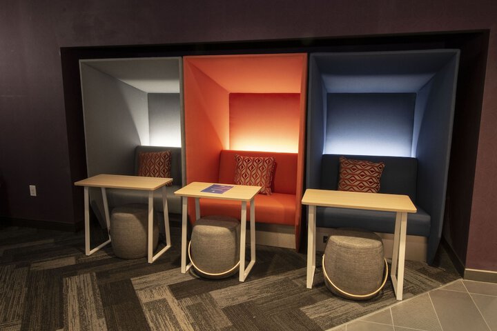 Business Center 26 of 26