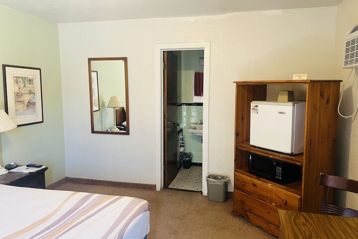 Room 11 of 13