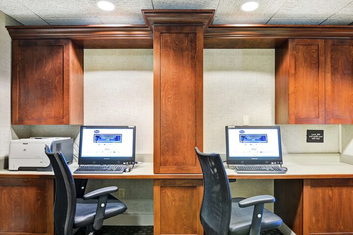 Business Center 40 of 40