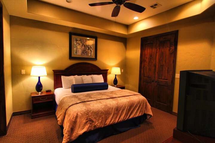 Room 11 of 24