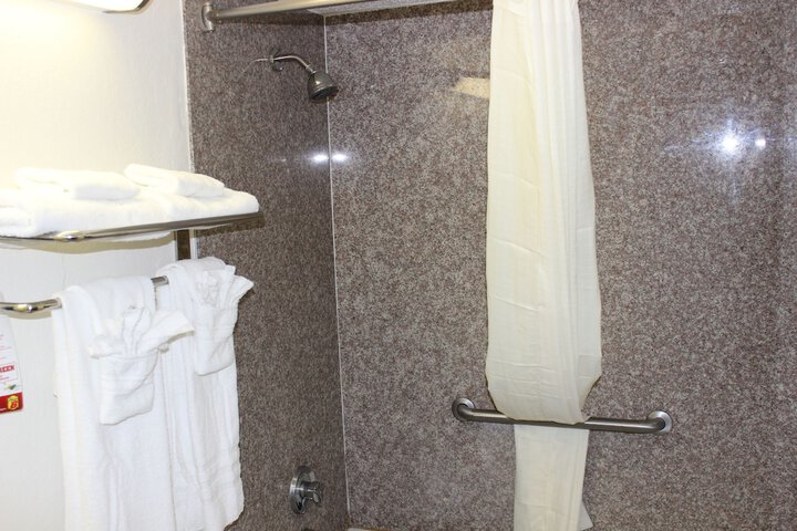 Room 32 of 41