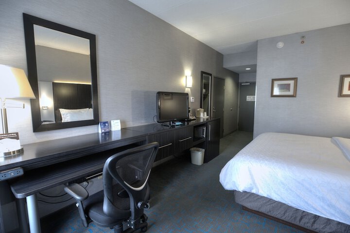 Holiday Inn Express Janesville - I-90 & US Hwy 14 by IHG